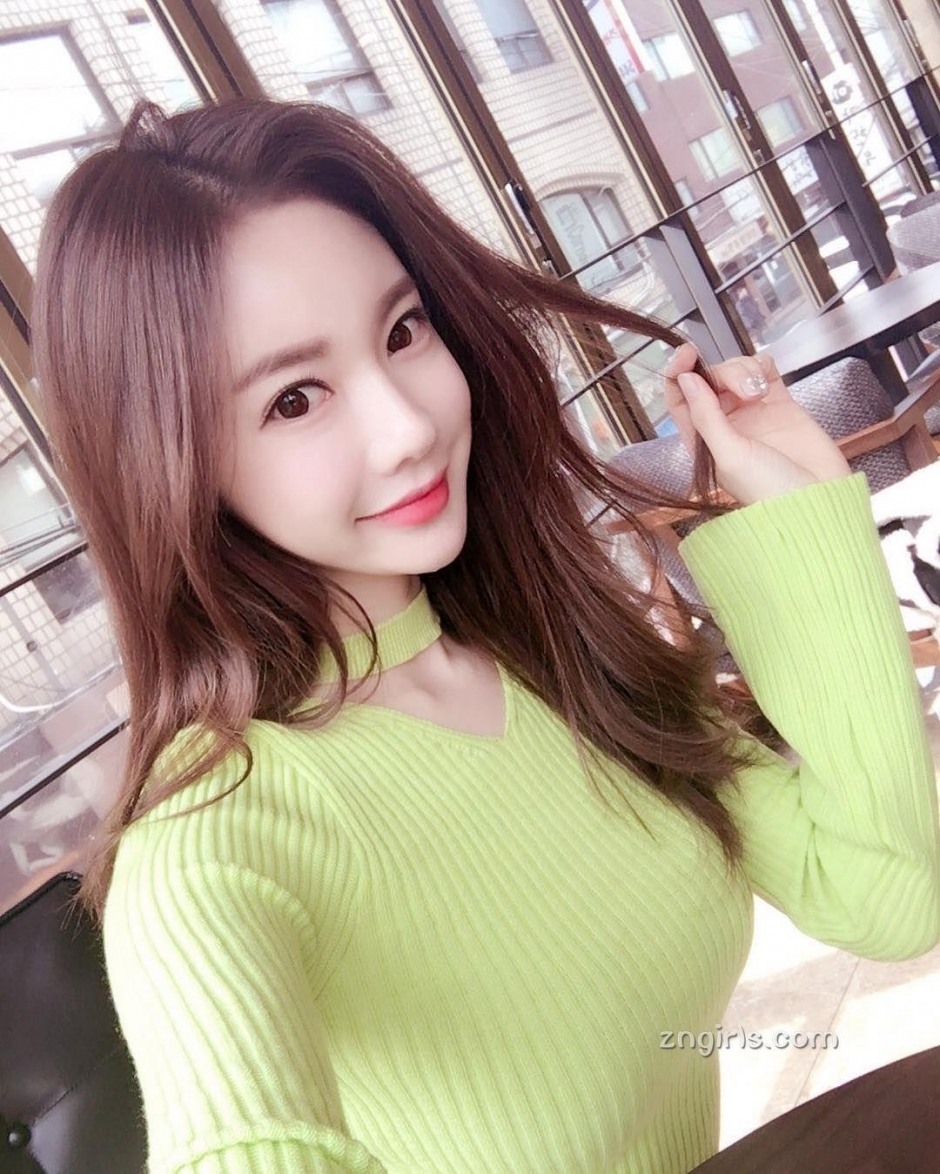 韩国模特慧美高雅气质写真风韵十足