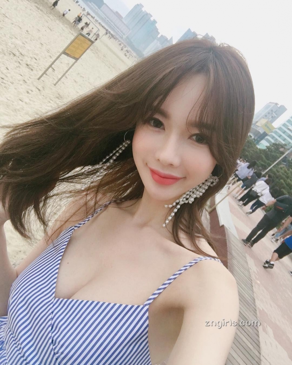 韩国模特慧美高雅气质写真风韵十足