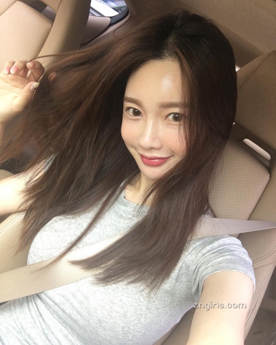 韩国模特慧美高雅气质写真风韵十足