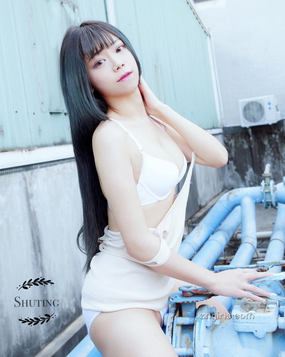 可爱美少女郭紓婷私房性感写真