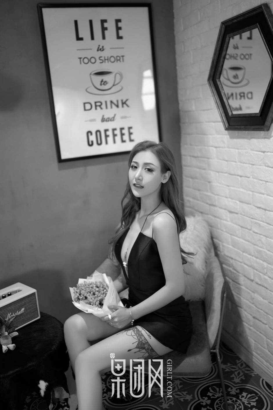 长腿美女晗晗吊带短裙写真气质迷人