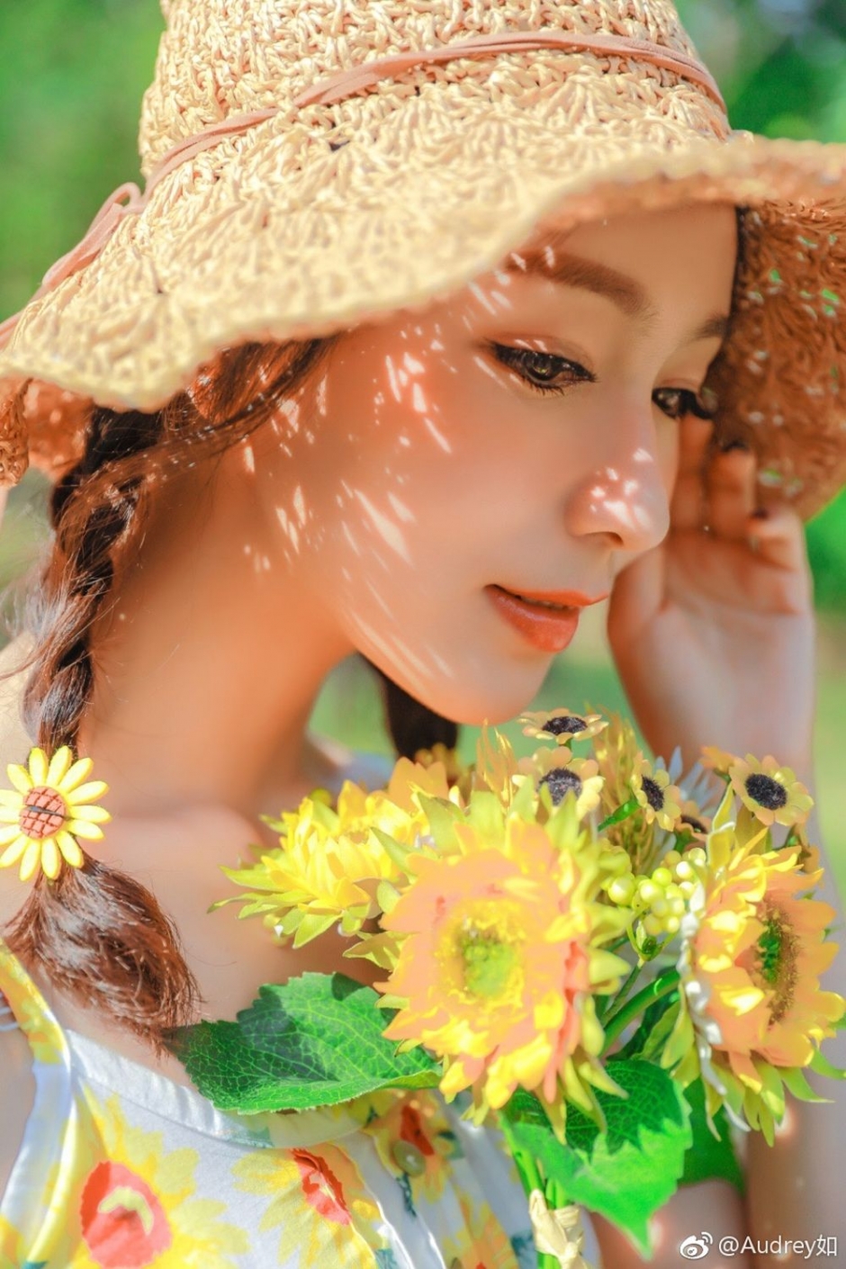 美女模特Audrey如街拍唯美写真清爽迷人