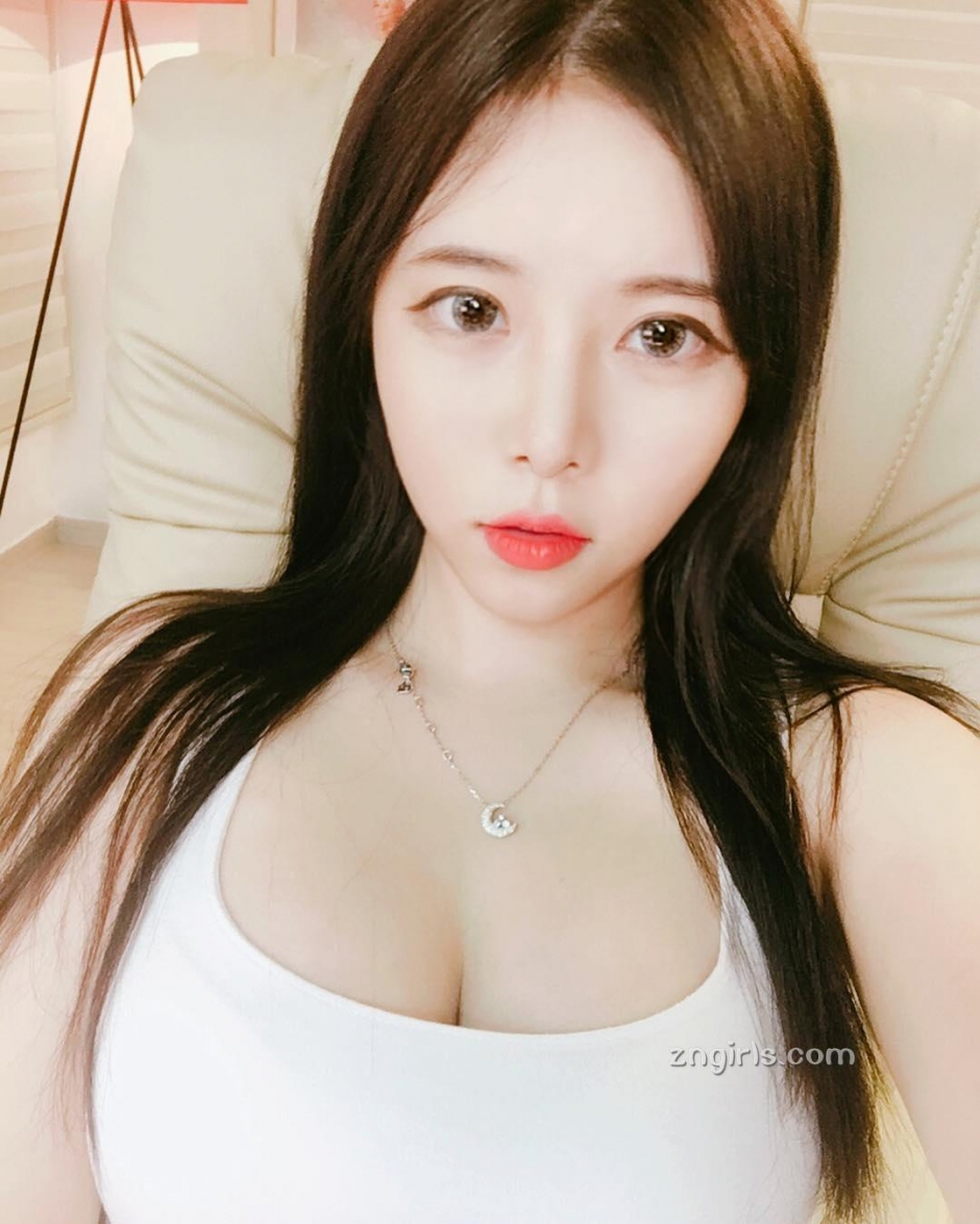 南韩火辣BJ李秀丽 性感欧派私房美照