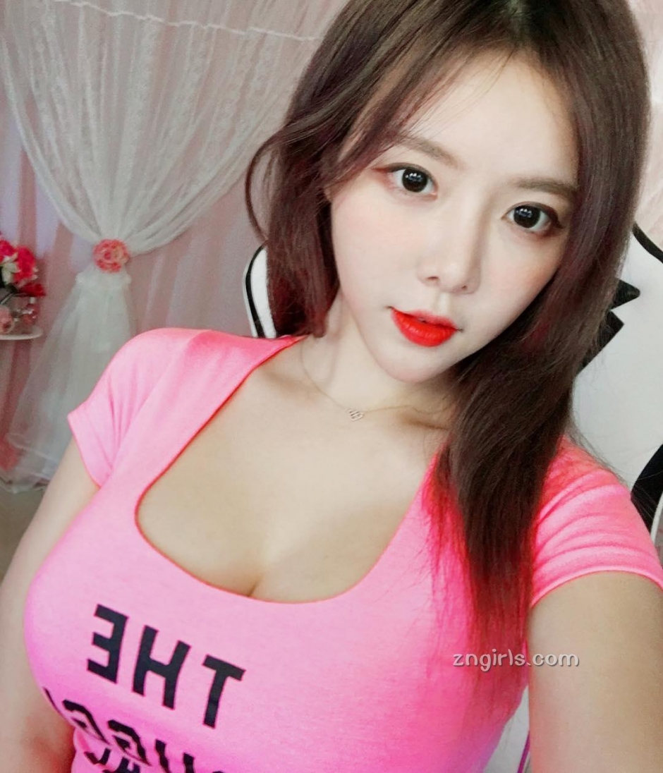 南韩火辣BJ李秀丽 性感欧派私房美照