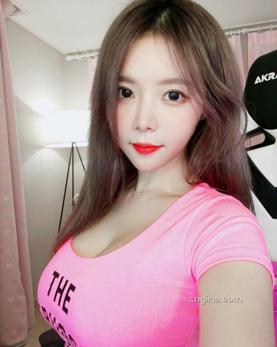 南韩火辣BJ李秀丽 性感欧派私房美照