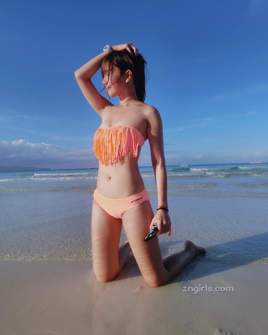 马来西亚超正美眉Evonne Chou- 海边甜美写真