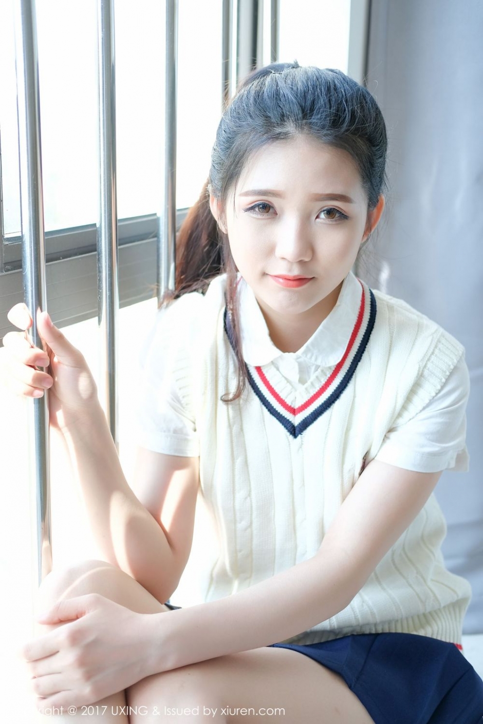 清纯学生服可爱马尾妹子小叶子清纯动人居家写真