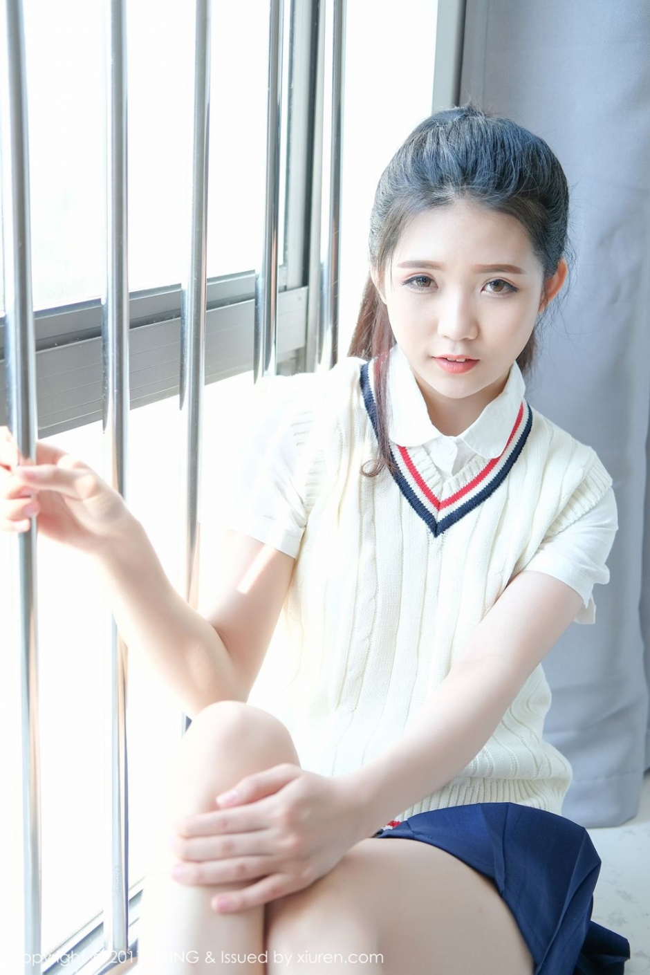 清纯学生服可爱马尾妹子小叶子清纯动人居家写真