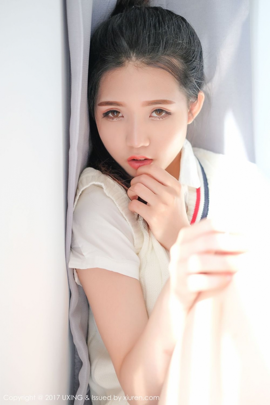 清纯学生服可爱马尾妹子小叶子清纯动人居家写真