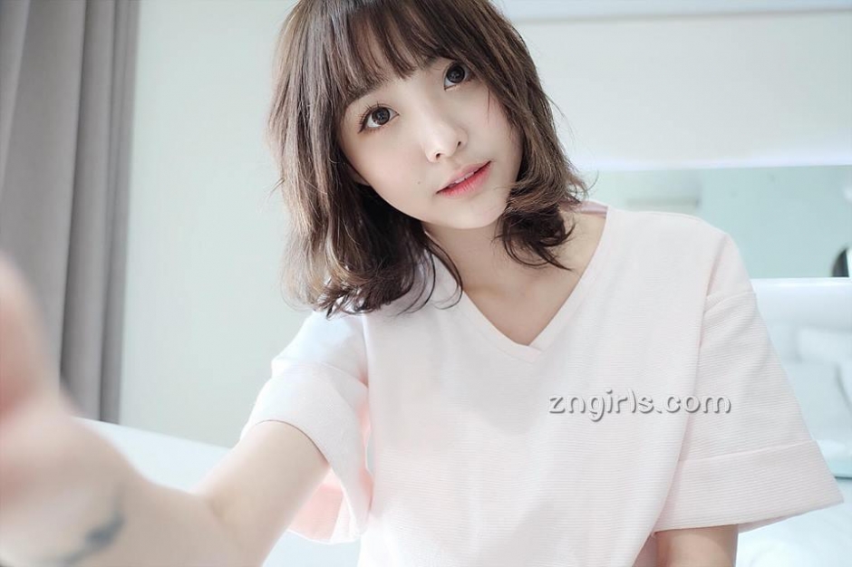 泰国精灵系清新萌妹 Nenezsnp的高颜值还有甜笑