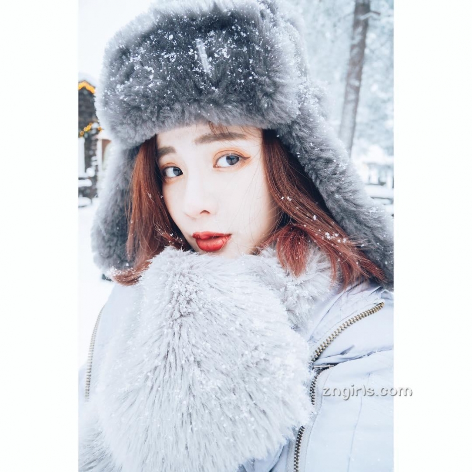 台湾美妆博主田以熙 身材饱满甜美私房照