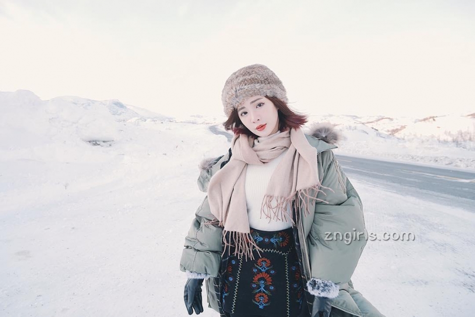 台湾美妆博主田以熙 身材饱满甜美私房照