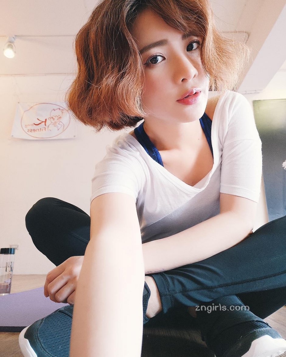 台湾美妆博主田以熙 身材饱满甜美私房照