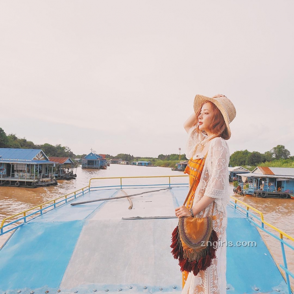 台湾美妆博主田以熙 身材饱满甜美私房照