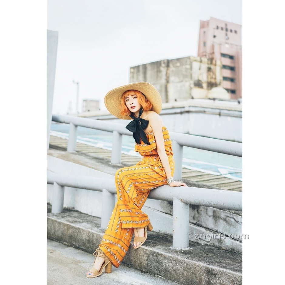 台湾美妆博主田以熙 身材饱满甜美私房照