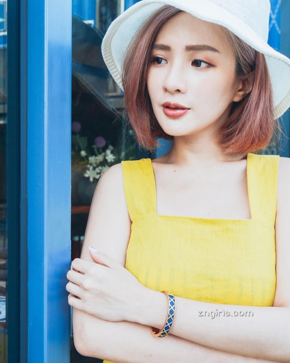 台湾美妆博主田以熙 身材饱满甜美私房照