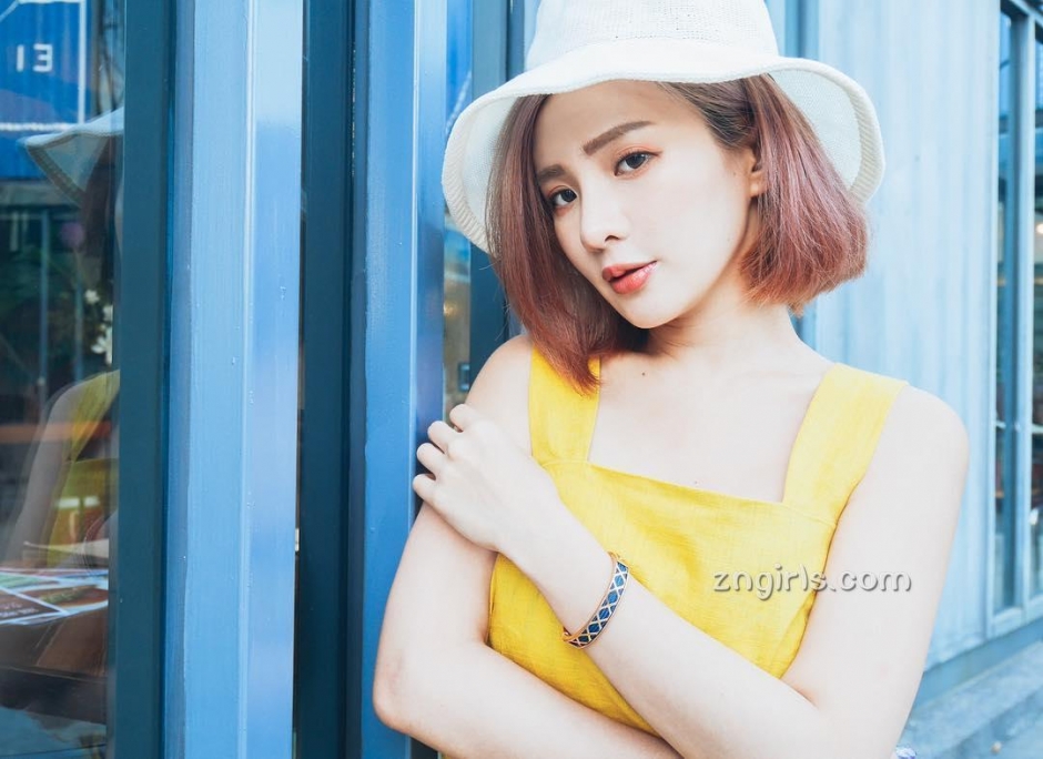 台湾美妆博主田以熙 身材饱满甜美私房照