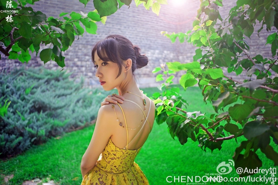 美女模特Audrey如街拍唯美写真清爽迷人