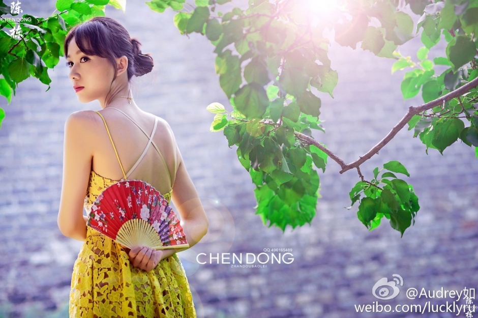 美女模特Audrey如街拍唯美写真清爽迷人