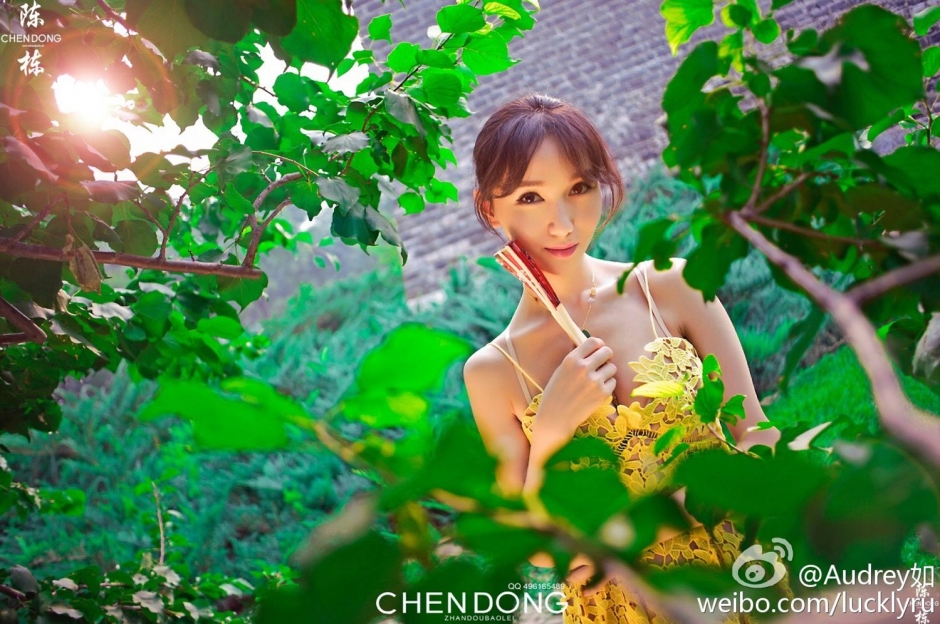 美女模特Audrey如街拍唯美写真清爽迷人