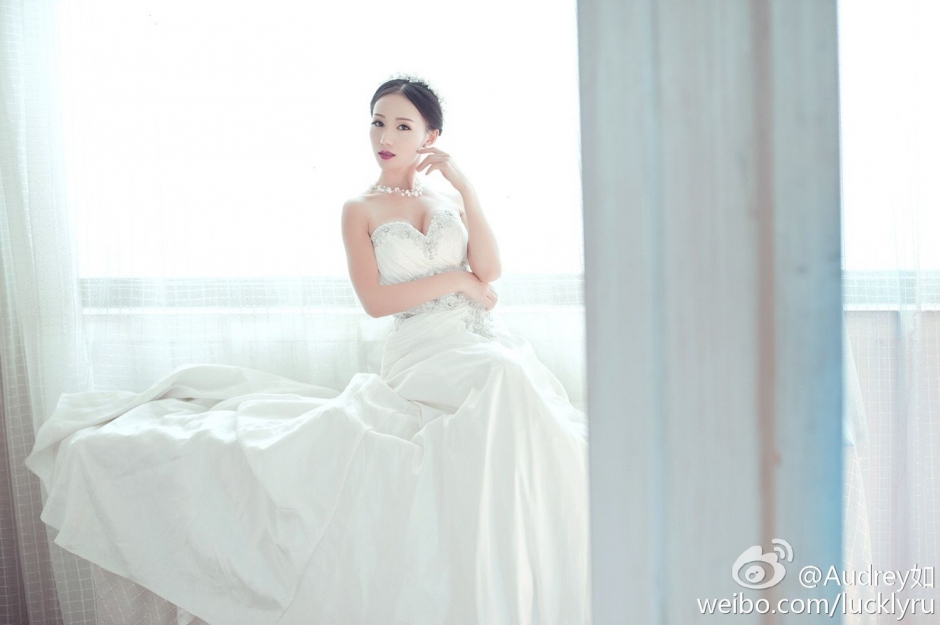 美女模特Audrey如街拍唯美写真清爽迷人