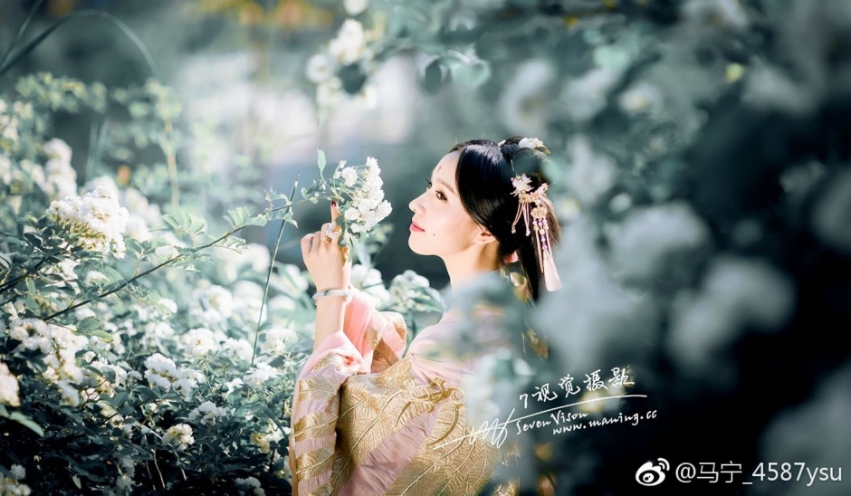 古典美人Audrey如 风姿卓越十里桃花