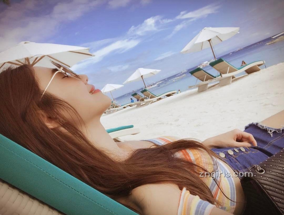 17平台女主播黛熙Daisy 爱猫女生的日常私房照