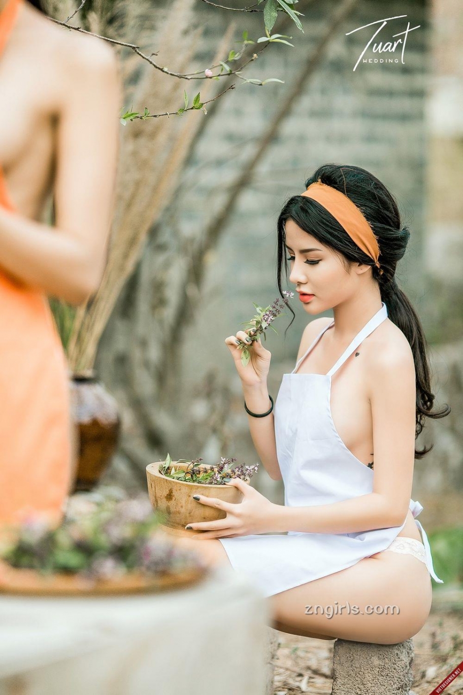 越南乡村性感姐妹花 湖光春色救溺水少年- 下篇