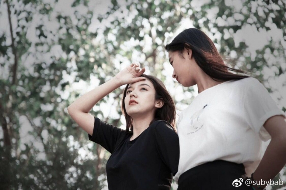 维族美女苏比 微博时尚私房写真