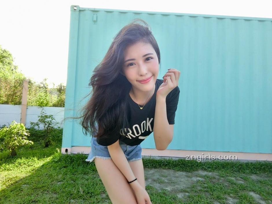 台湾美女校花覃楚邗比基尼私房照