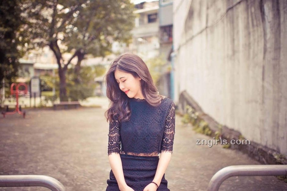 台湾美女校花覃楚邗比基尼私房照