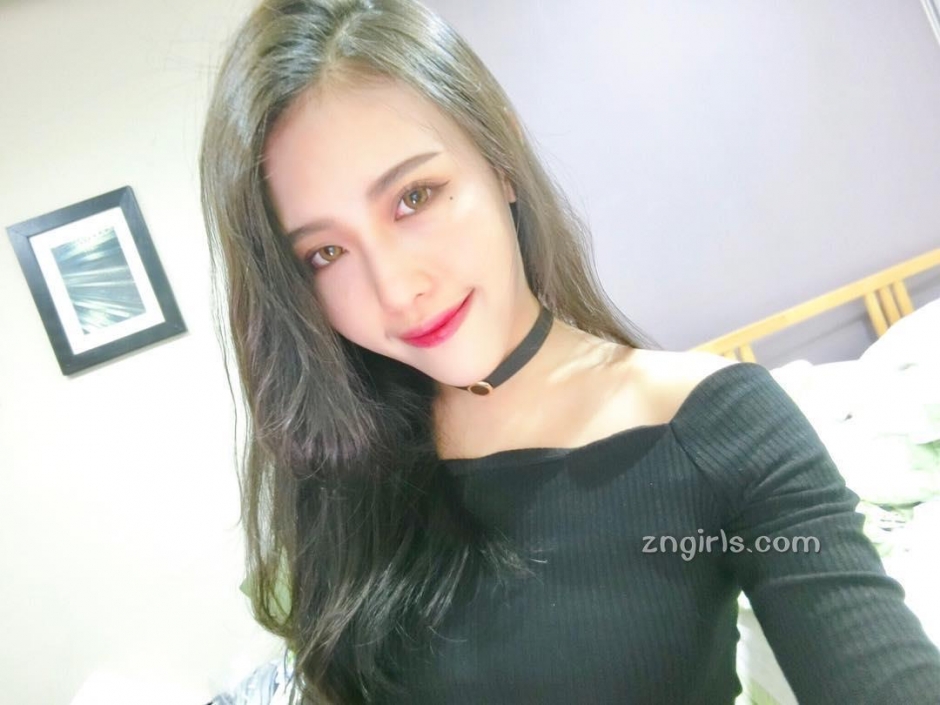 台湾美女校花覃楚邗比基尼私房照