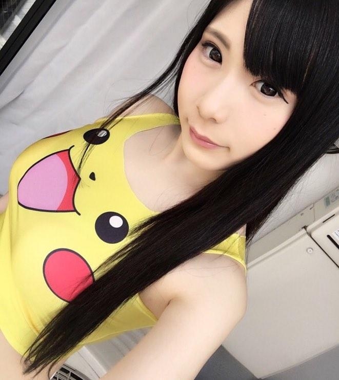 日本美女Natsumi泳装私房照酥胸诱人