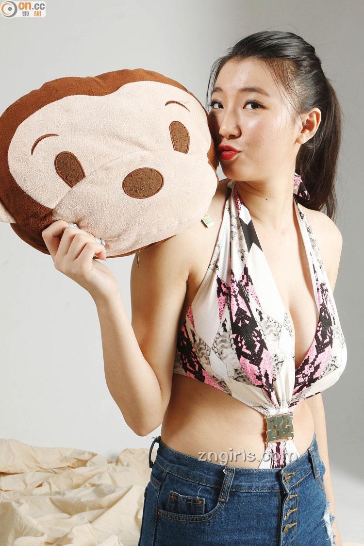 香港34G嫩模麦紫莉 性感比基尼大放送