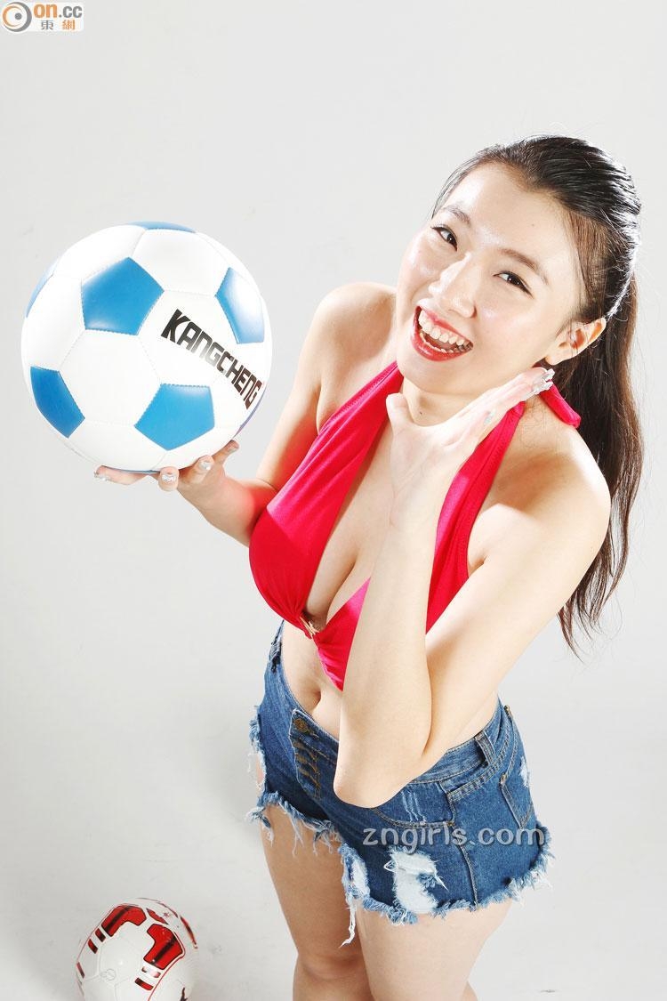 香港34G嫩模麦紫莉 性感比基尼大放送