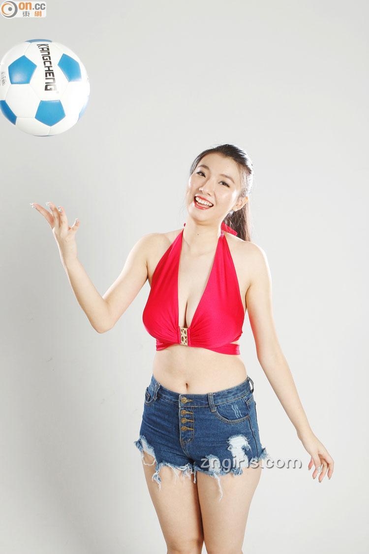 香港34G嫩模麦紫莉 性感比基尼大放送