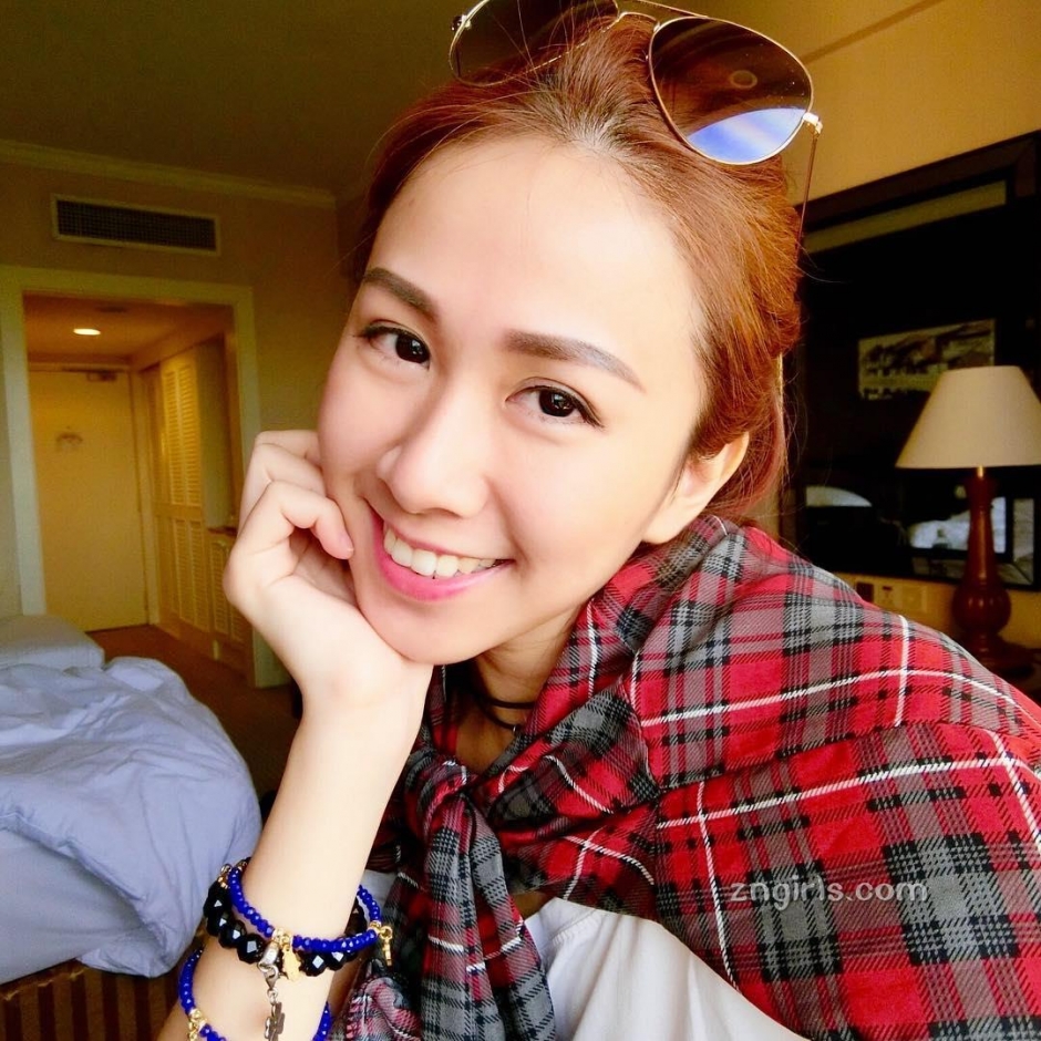 清纯美女Christine Pang私房自拍美照