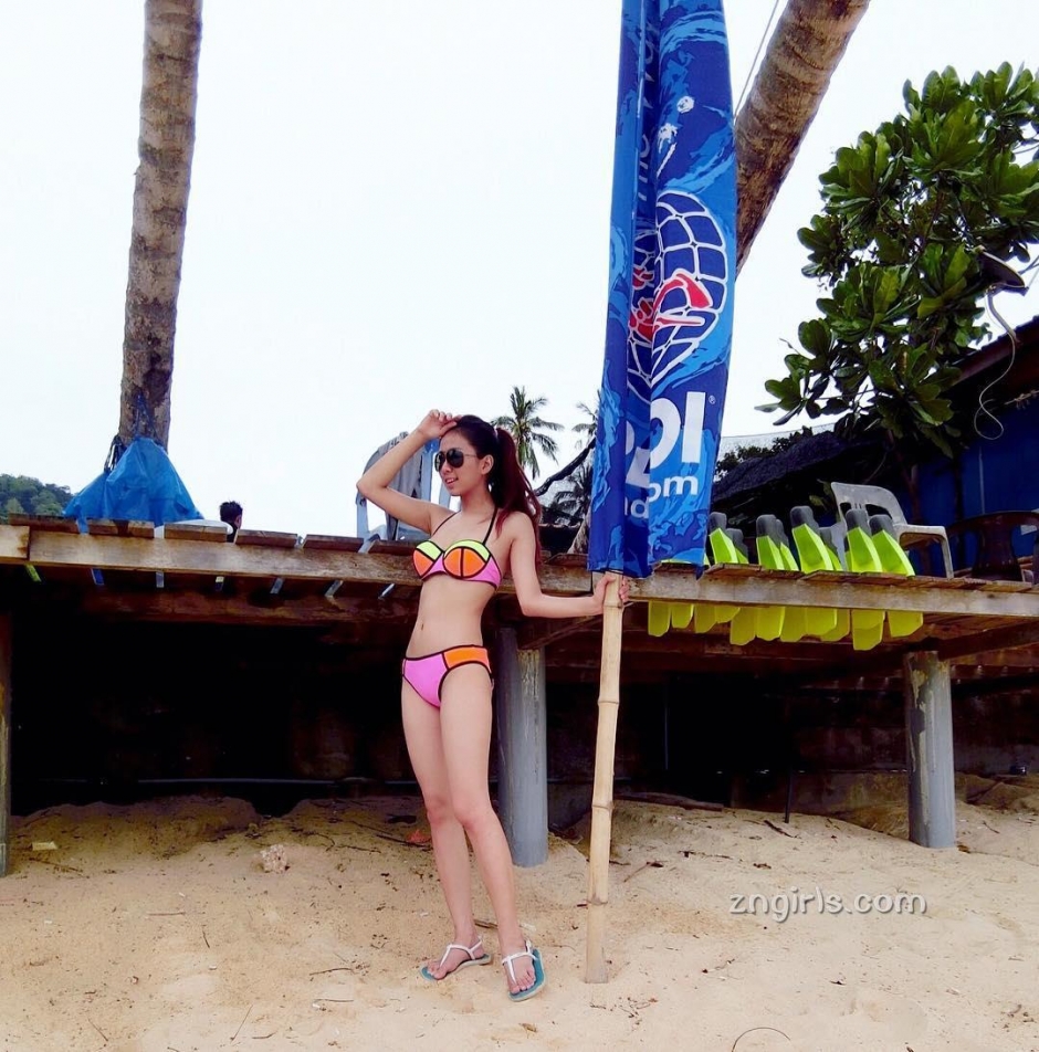 清纯美女Christine Pang私房自拍美照