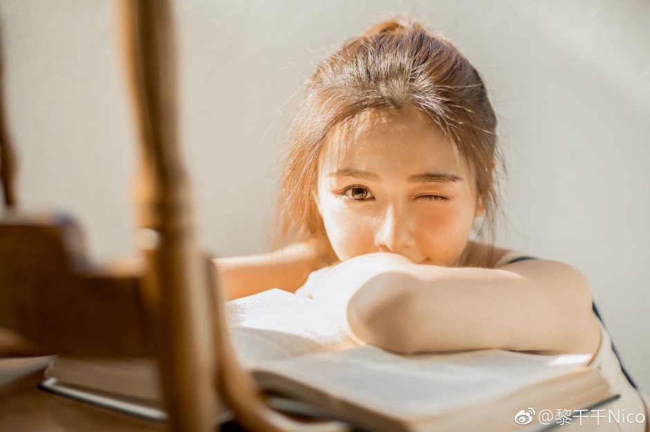 白嫩少女黎千千微博清纯写真