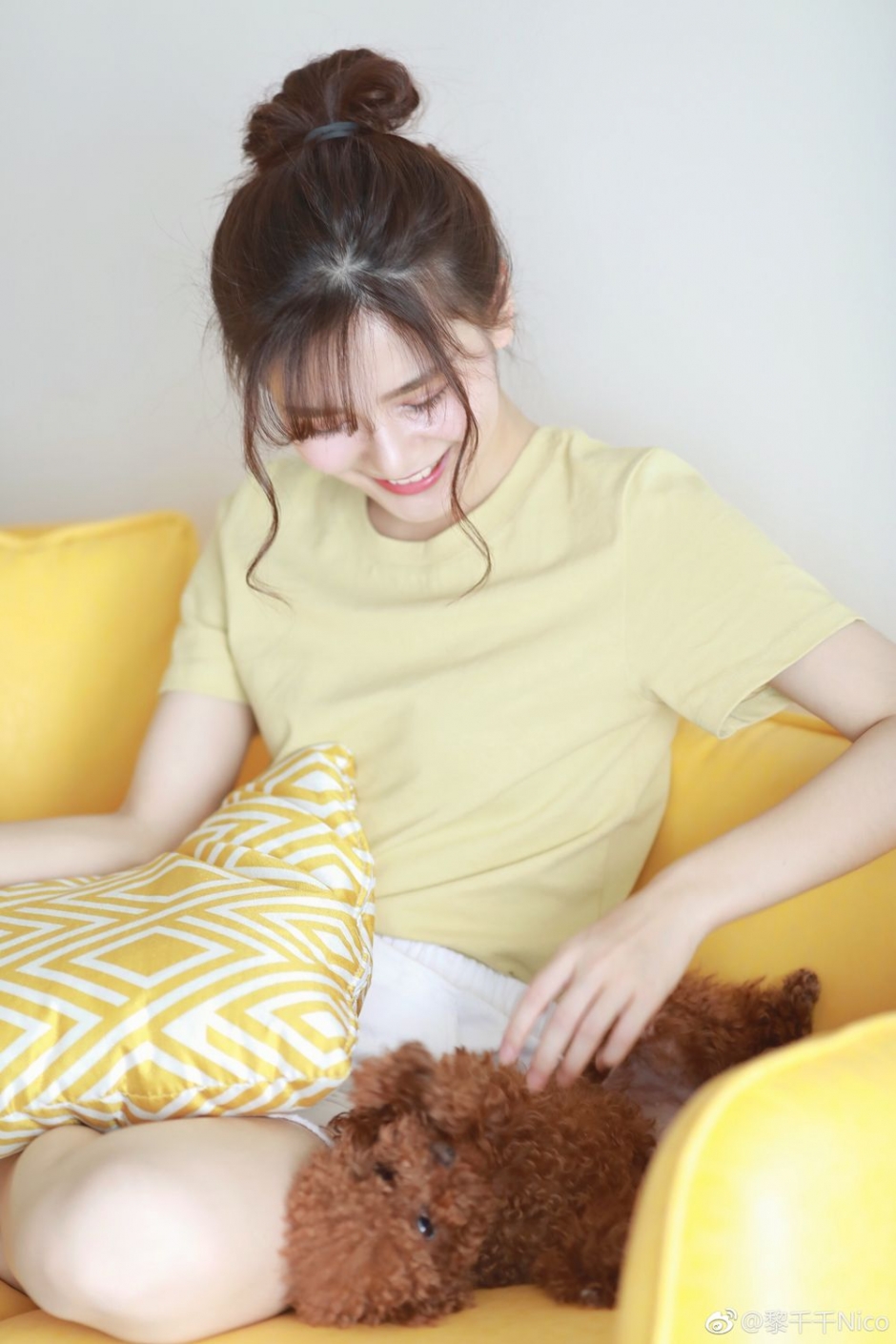 白嫩少女黎千千微博清纯写真