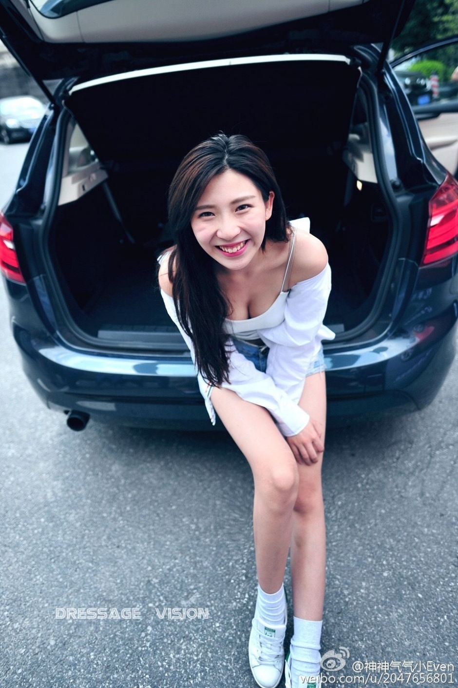 短发模特顾伊雯时尚微博写真