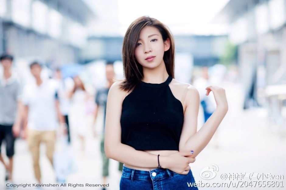 短发模特顾伊雯时尚微博写真