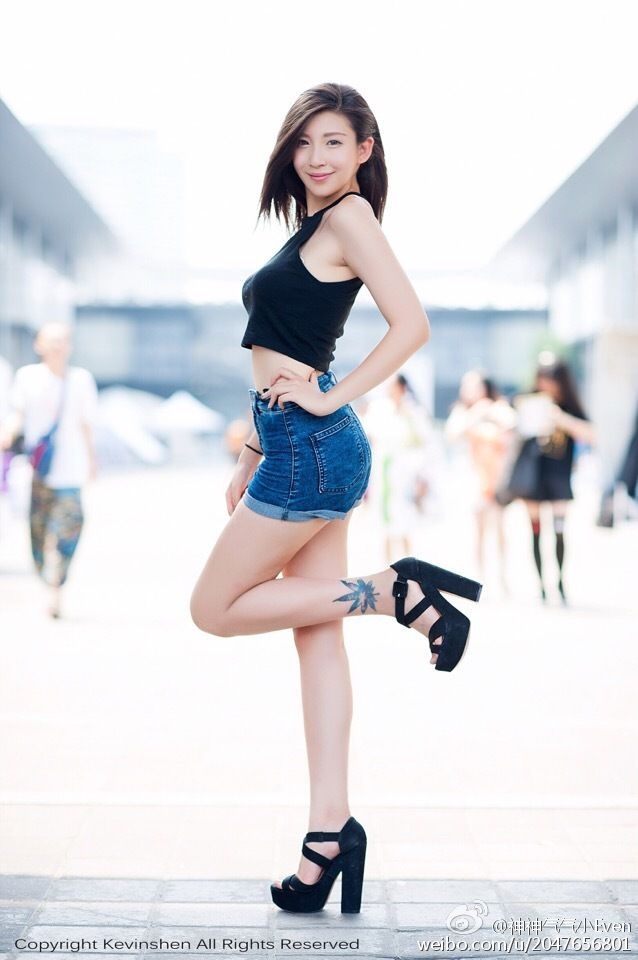 短发模特顾伊雯时尚微博写真