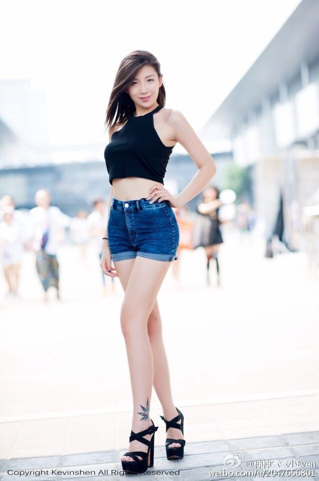 短发模特顾伊雯时尚微博写真