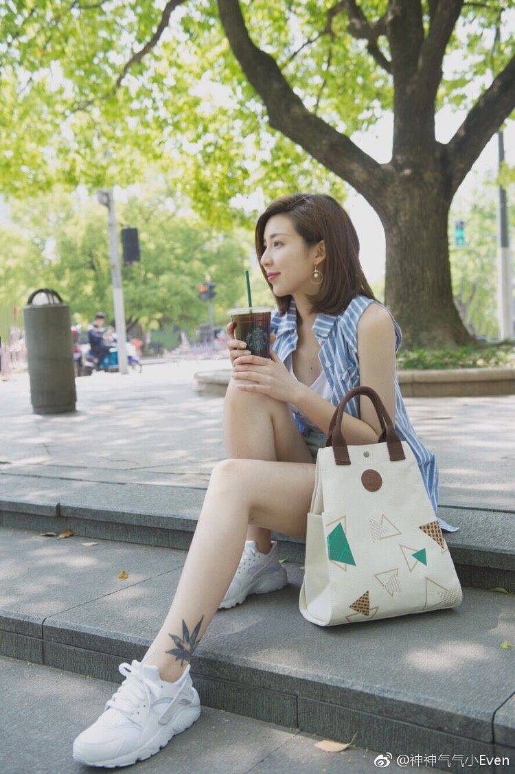 短发模特顾伊雯时尚微博写真