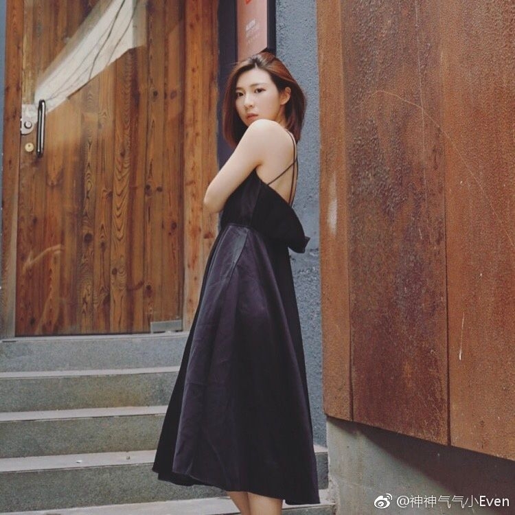 短发模特顾伊雯时尚微博写真