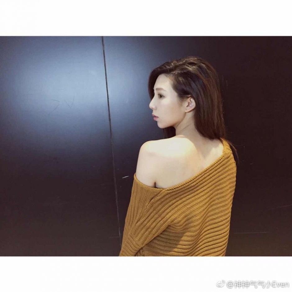 短发模特顾伊雯时尚微博写真