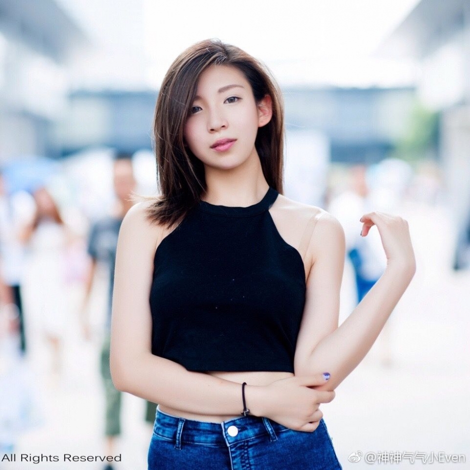 短发模特顾伊雯时尚微博写真