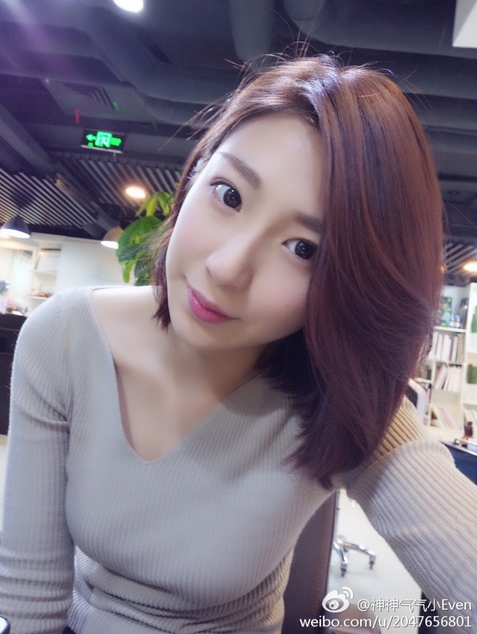 短发模特顾伊雯时尚微博写真