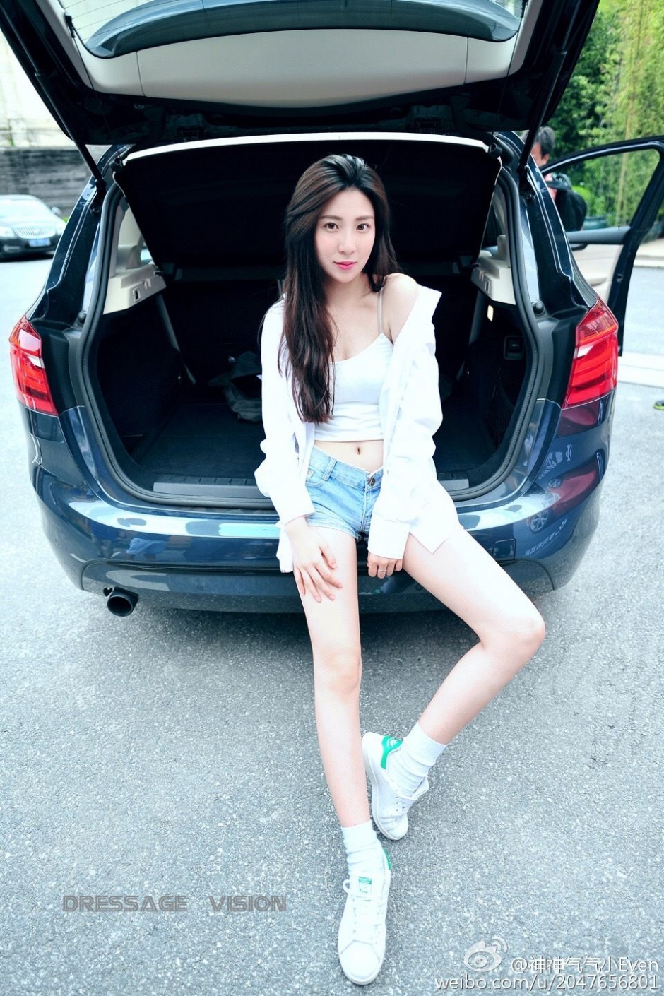 短发模特顾伊雯时尚微博写真